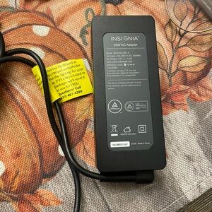 NWT universal charger